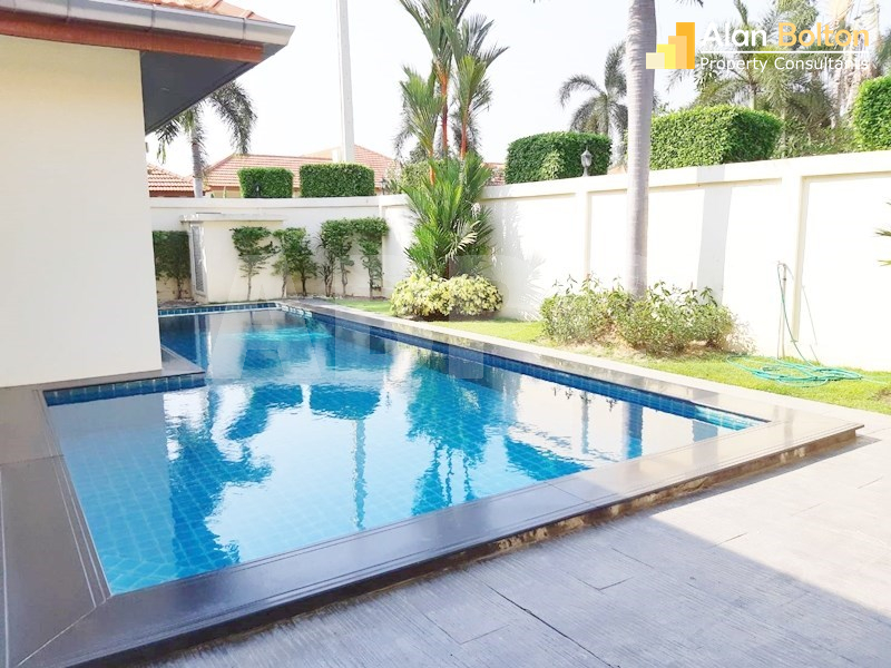 4 Bed 5 Bath Pool Villa in East Pattaya photo 3
