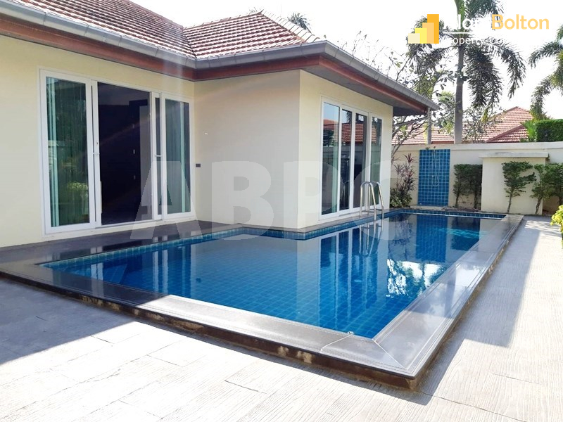 4 Bed 5 Bath Pool Villa in East Pattaya
