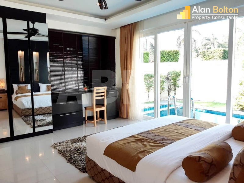 4 Bed 5 Bath Pool Villa in East Pattaya photo 13