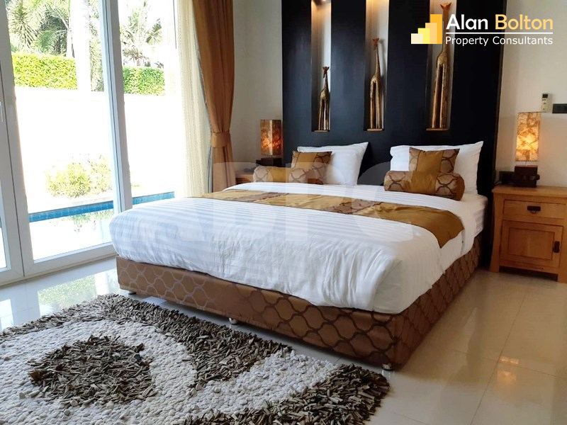4 Bed 5 Bath Pool Villa in East Pattaya photo 14