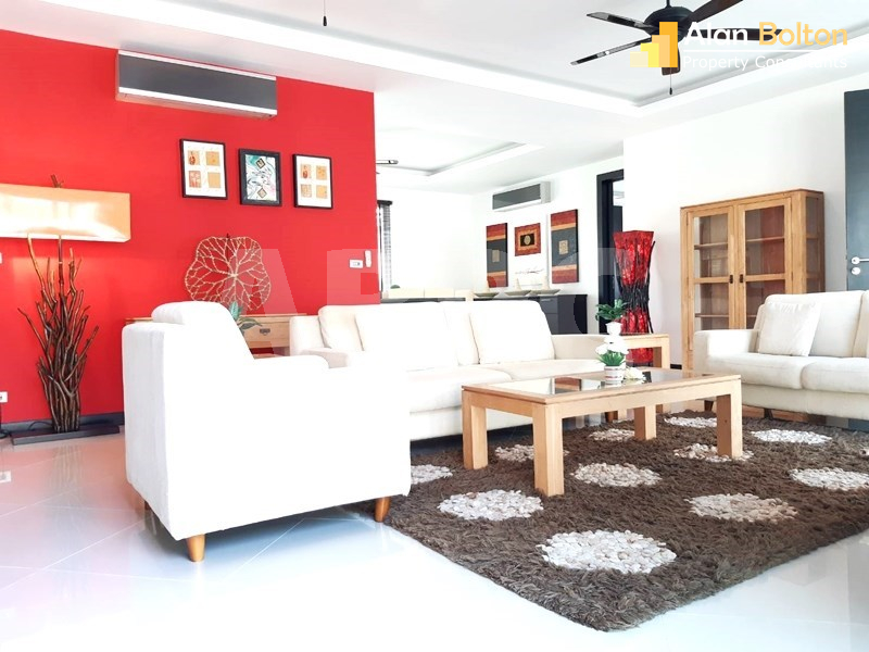 4 Bed 5 Bath Pool Villa in East Pattaya photo 18