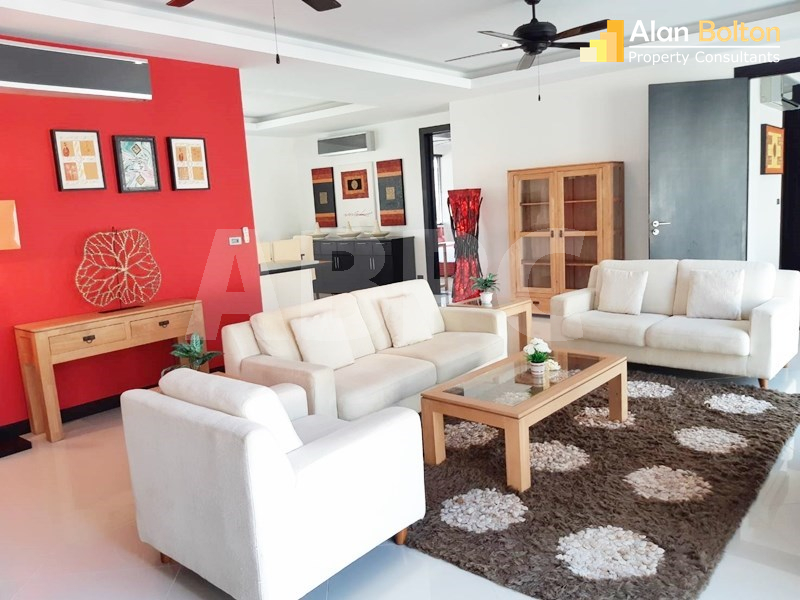 4 Bed 5 Bath Pool Villa in East Pattaya photo 4