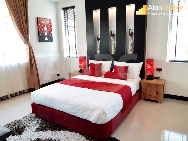 4 Bed 5 Bath Pool Villa in East Pattaya photo 7