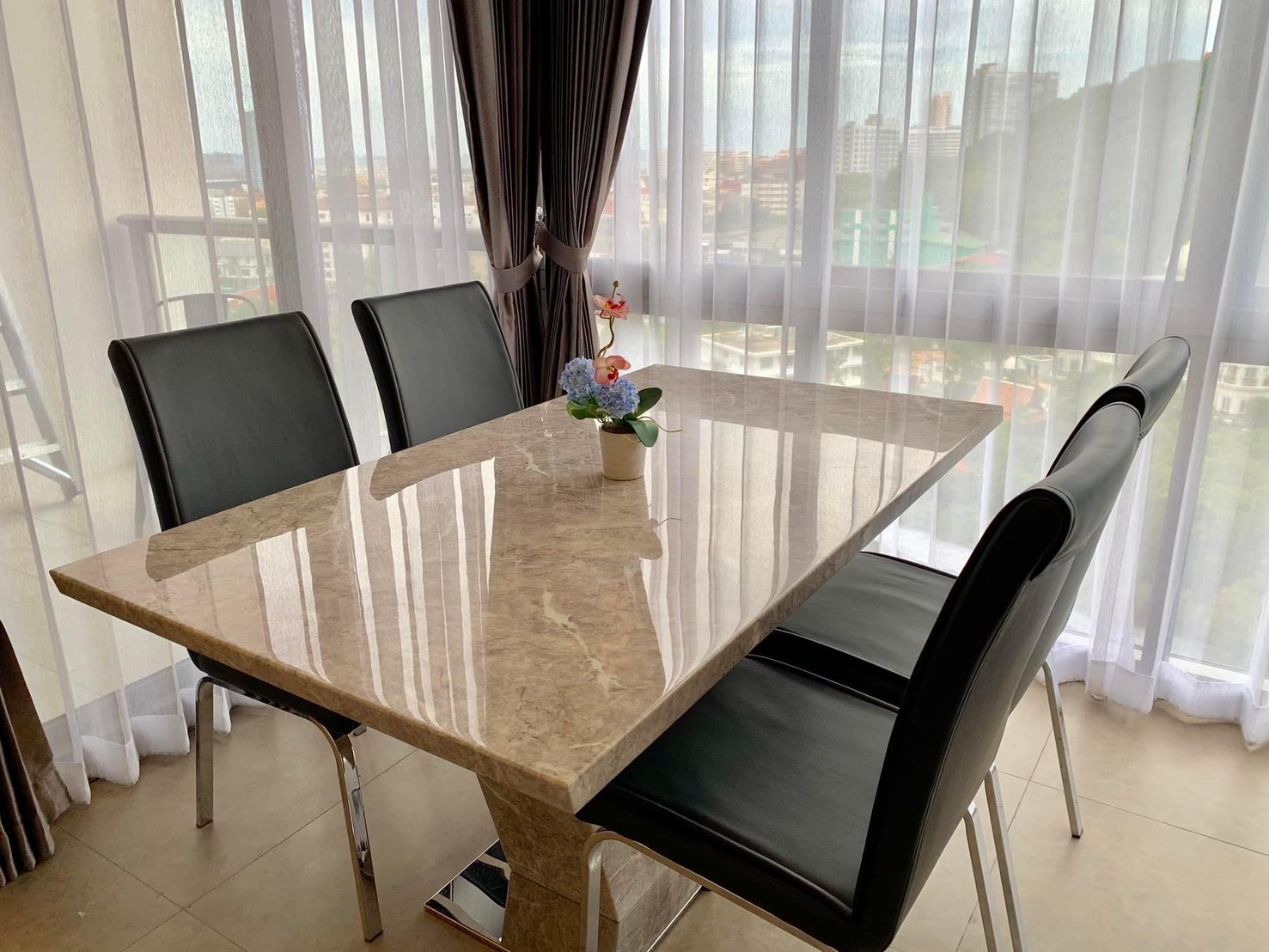 2 Bedroom 2 Bathroom in South Pattaya photo 15