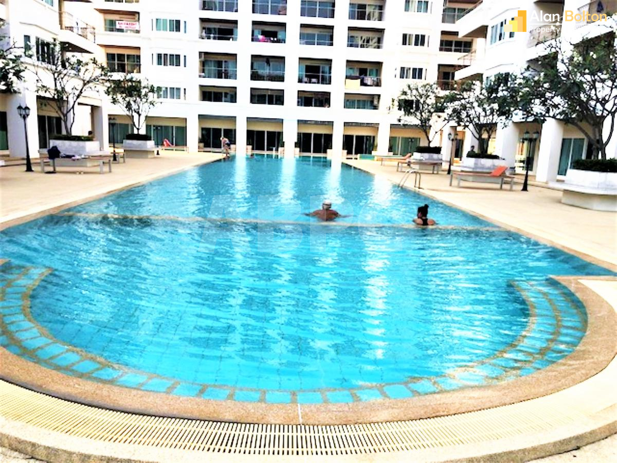 Large North Facing City View Studio Condo In Jomtien for sale in Jomtien