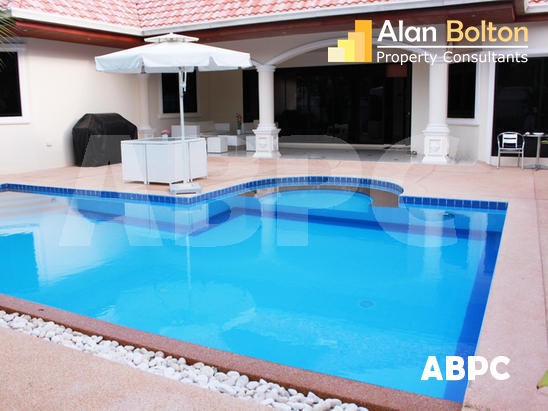 3 Bed 4 Bath in East Pattaya HR2481