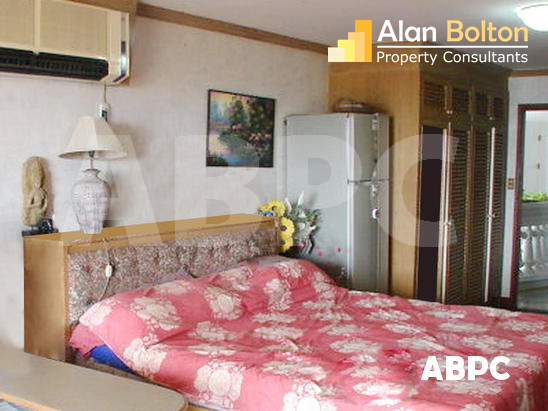 Studio Bed 1 Bath in Wong Amat CS1975