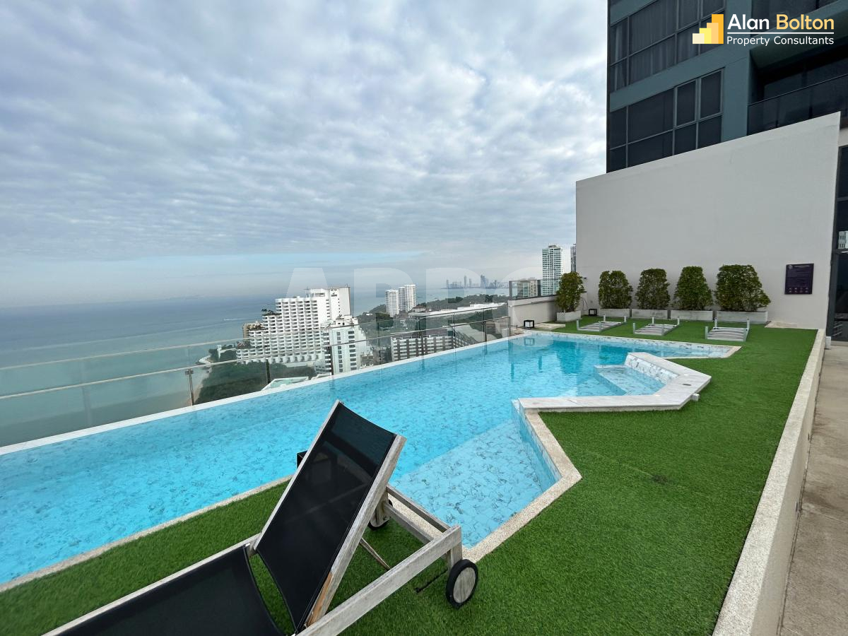 2 Bed 2 Bath Condo in Pratumnak