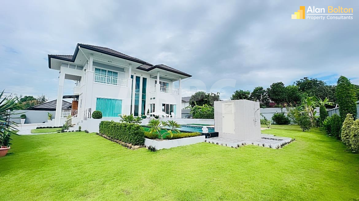 4 Bed 5 Bath in Huay Yai ABPC1034