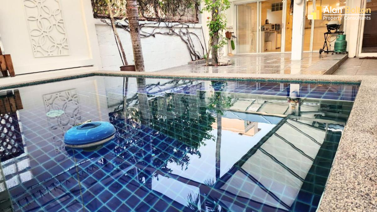 5 Bed 2 Bath Pool Villa in South Pattaya ABPC1004
