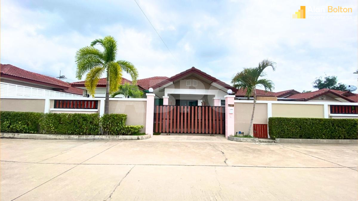 3 Bed 2 Bath Pool Villa in Huay Yai