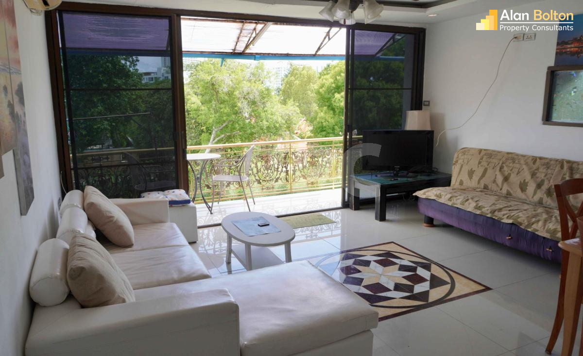 5 bedroom Townhouse in Pratumnak - Corib Village photo 3