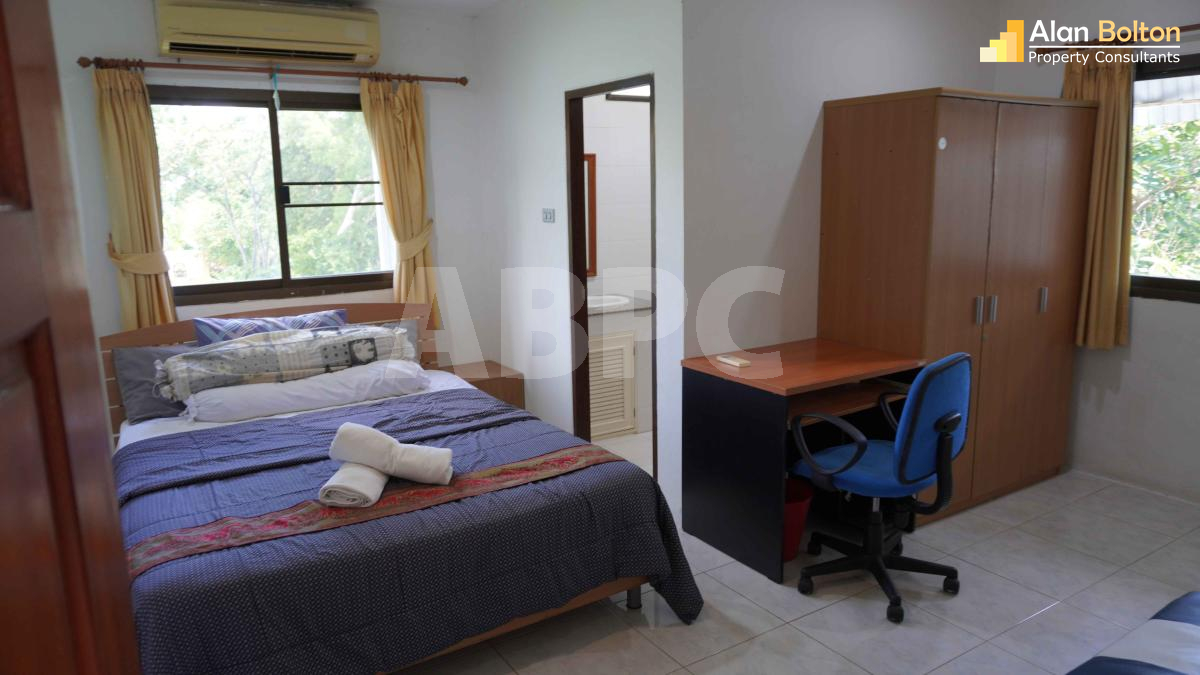 5 bedroom Townhouse in Pratumnak - Corib Village photo 6