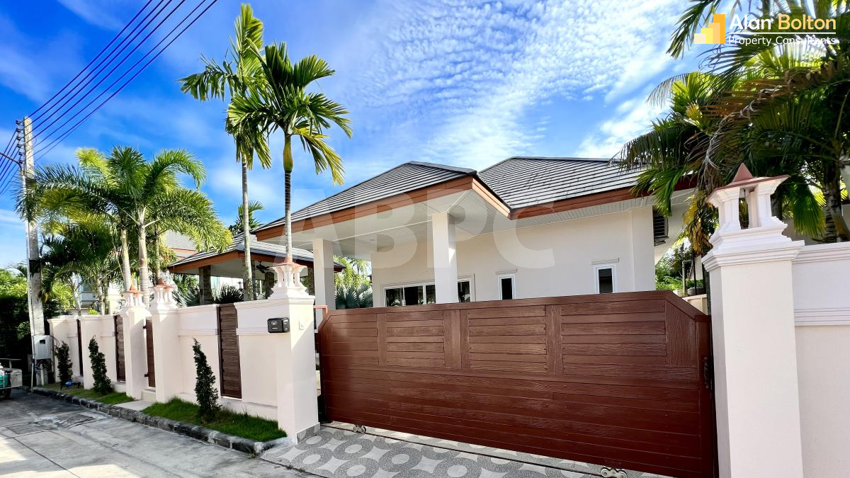 4 Bed 3 Bath in Huay Yai ABPC0259