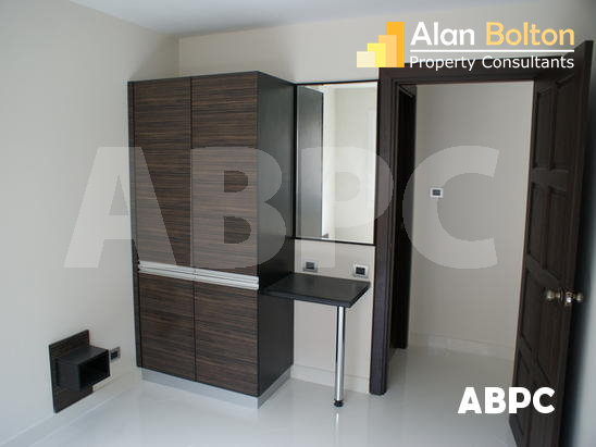 Pool View 1 Bed 1 Bath Condo in Jomtien CR1872