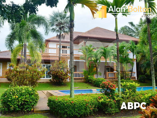 6 Bed 6 Bath in Huay Yai for 19,990,000 THB HS5327