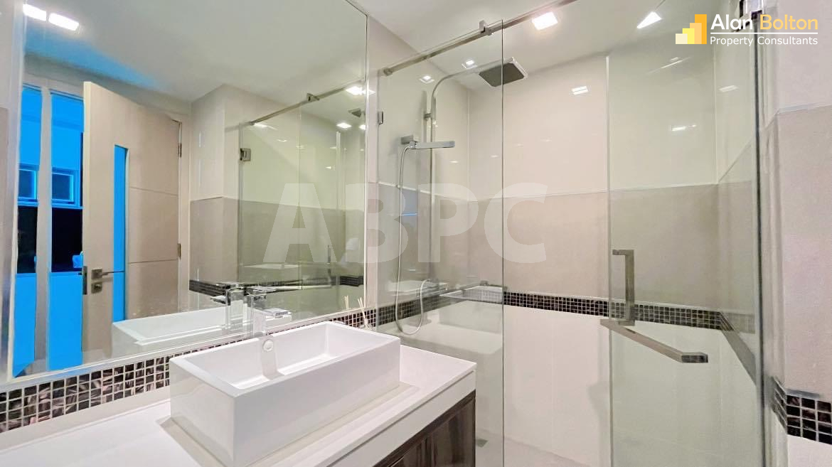 Studio Bed 1 Bath in Wong Amat ABPC1059 photo 7