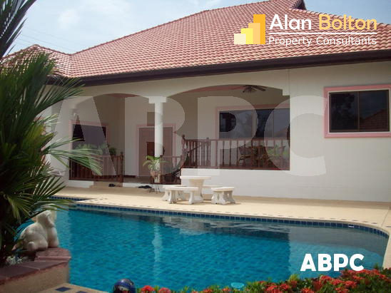 4 Bed 5 Bath Pool Villa in East Pattaya HR2045