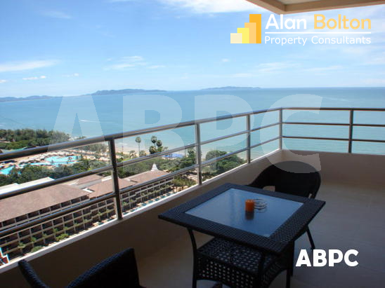 Ocean View 1 Bed 2 Bath Condo in Pratumnak