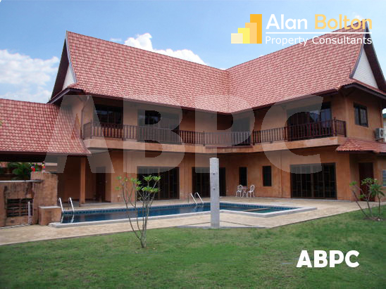 4 Bed 5 Bath in East Pattaya HR1914