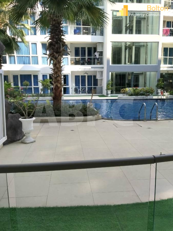 Huge Pool Access 1 Bed 1 Bath Condo in Central Pattaya