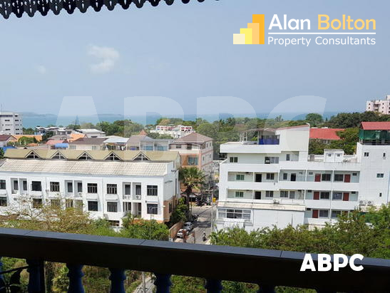 Studio Condo in Pratumnak
