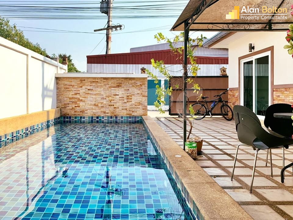 3 Bed 2 Bath Pool Villa in East Pattaya