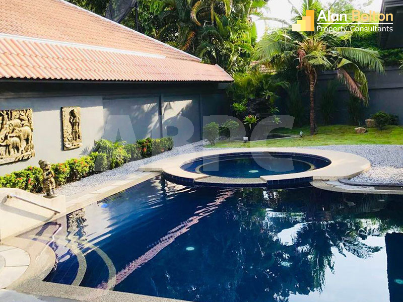3 Bed 4 Bath in Jomtien HR3012