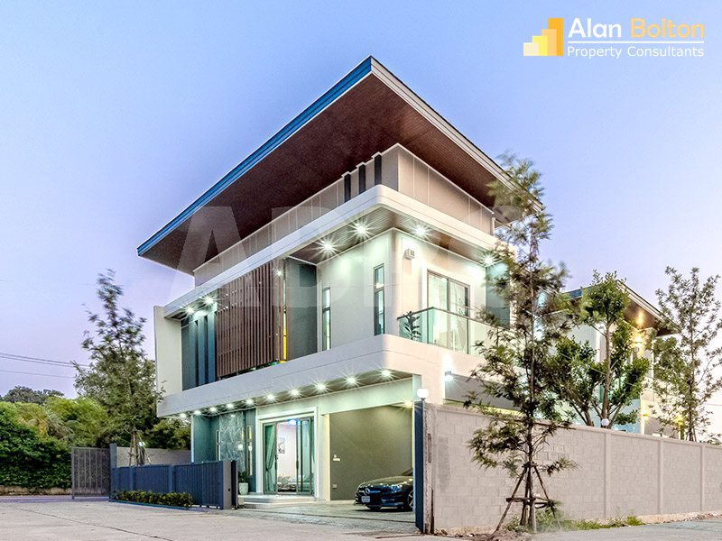 4 Bed 5 Bath in East Pattaya HS5573