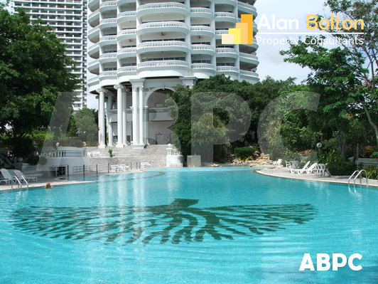 4 Bed 4 Bath in Wong Amat CS1244
