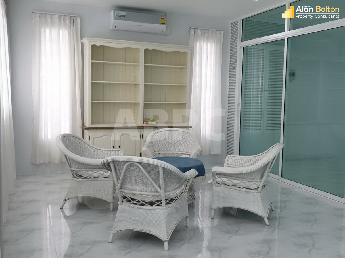 4 Bedrooms 4 Bathrooms in East Pattaya photo 6
