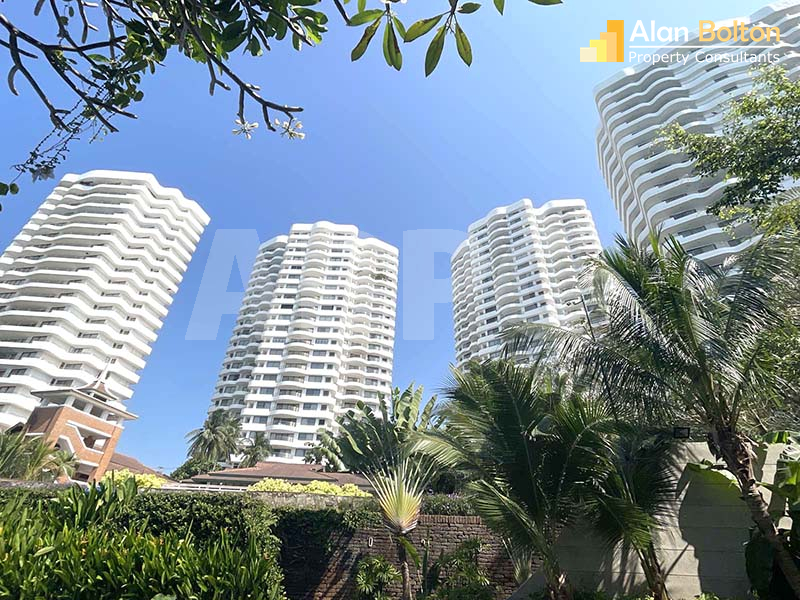 Ocean View 3 Bed 3 Bath Condo in Pratumnak CS3892