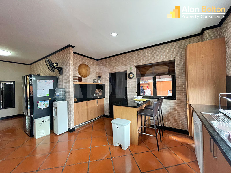 4 Bed 3 Bath Pool Villa in East Pattaya - Mantara Tropical Resort photo 13