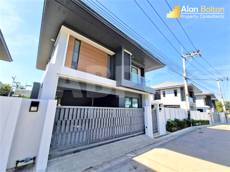 3 Bed 2 Bath Pool Villa in East Pattaya ABPC0310