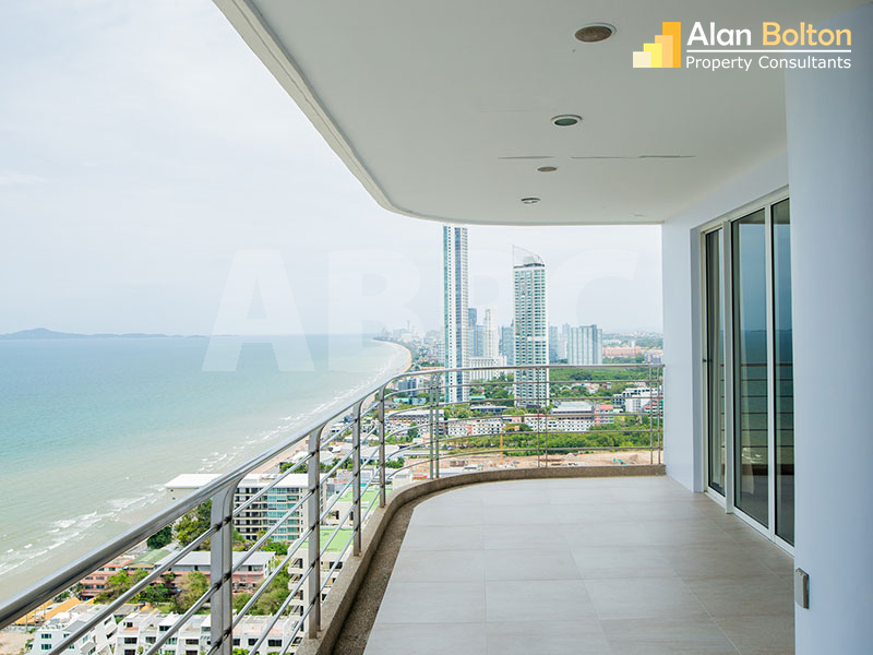 Ocean View 2 Bed 2 Bath Condo in Na Jomtien - La Royale Beach