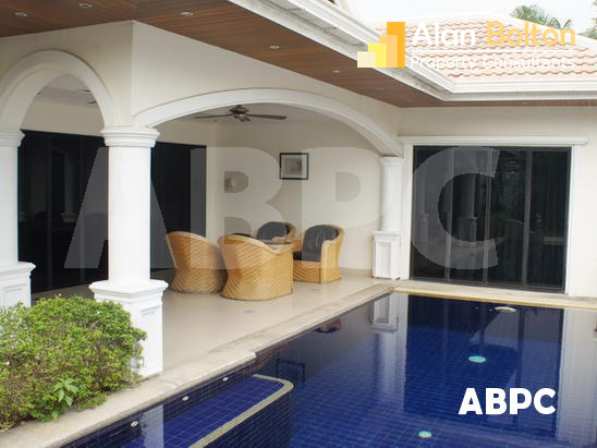 2 Bed 2 Bath Pool Villa in Jomtien