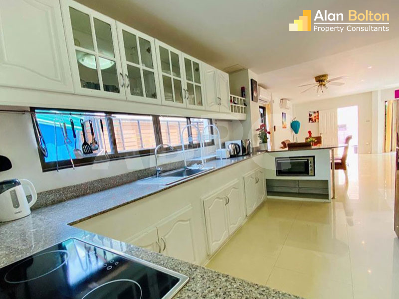 Pool villa 6 Bedroom 6 Bathroom in East Pattaya photo 12