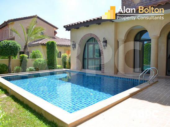 3 Bed 4 Bath Pool Villa in Na Jomtien