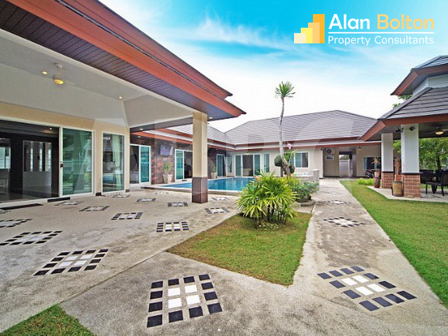 6 Bed 5 Bath in Huay Yai HR2597