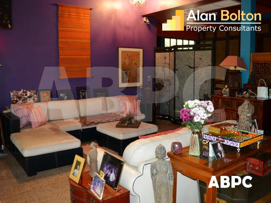 4 Bed 4 Bath in Wong Amat HR2735