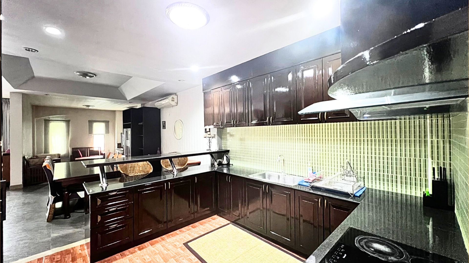 5 bedroom 6 Bathroom Pool Villa in Jomtien photo 14