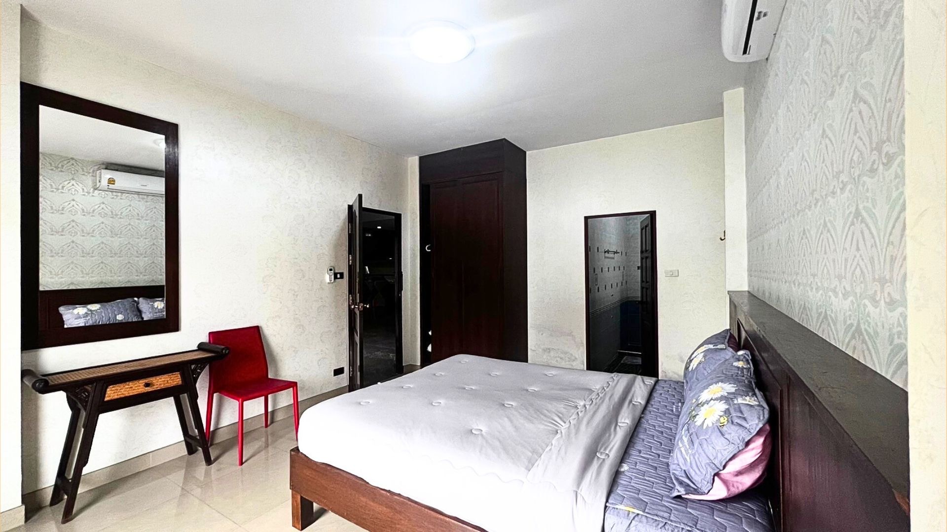 5 bedroom 6 Bathroom Pool Villa in Jomtien photo 16