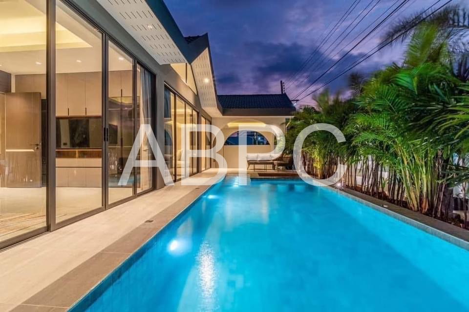 JUST IN Private Pool Villa 4 bedroom in Jomtien