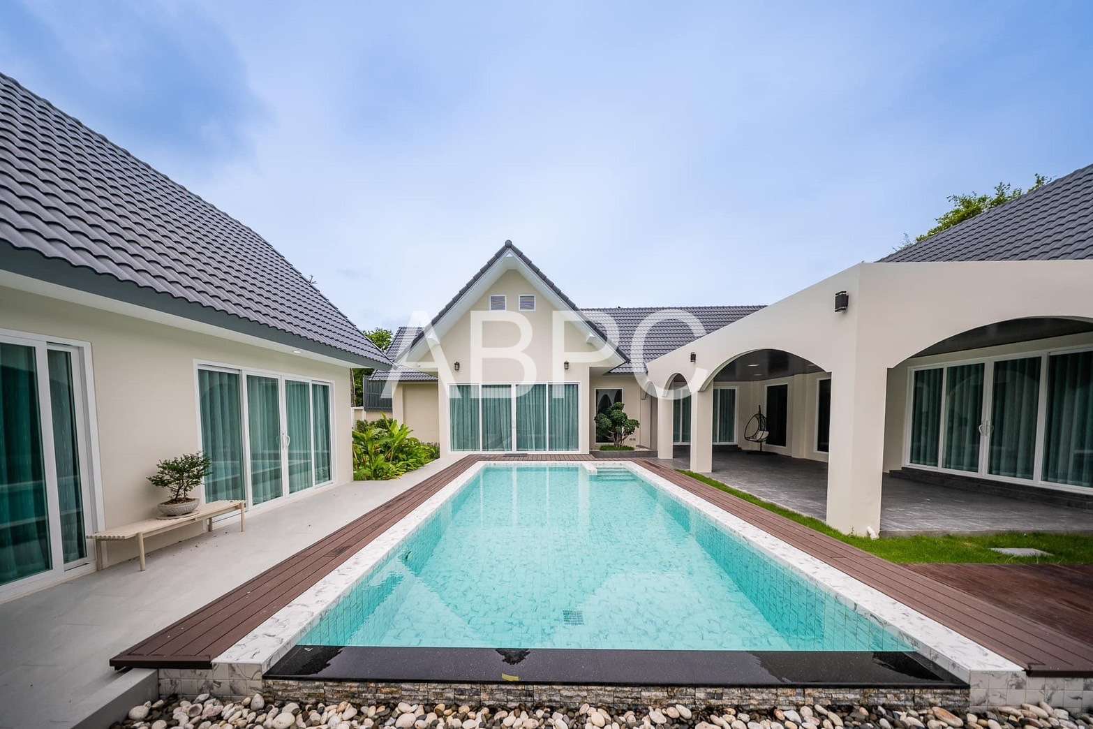 Large 6 Bedrooms 7 Bathrooms Pool Villa Estate in Huay Yai