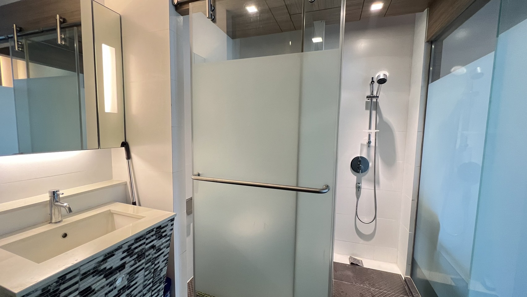 Studio 1 Bathroom in Wongamart photo 18