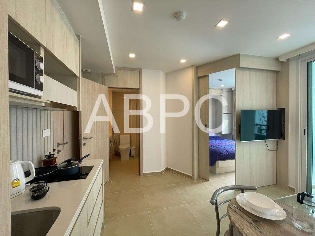 Pool View 1 Bed 1 Bath Condo In Central Pattaya photo 4