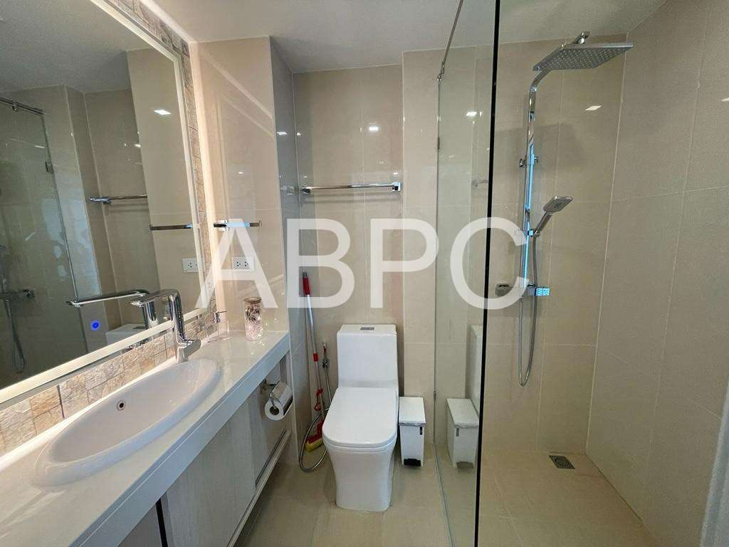 Pool View 1 Bed 1 Bath Condo In Central Pattaya photo 9