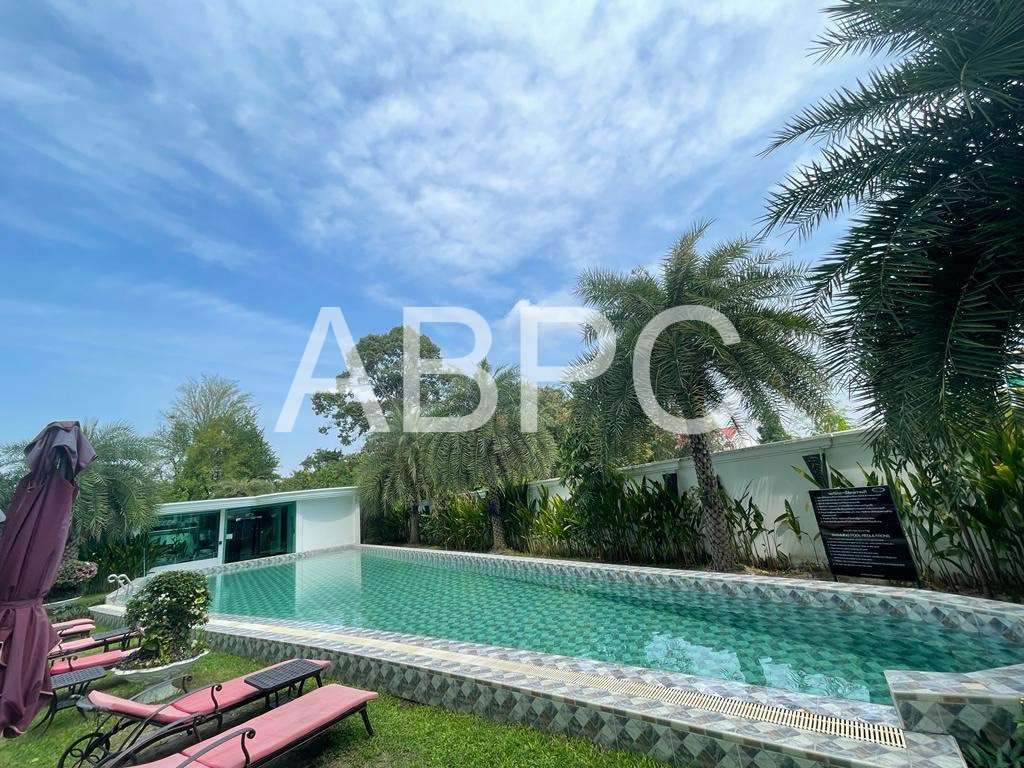 Pool View 1 Bed 1 Bath Condo In Central Pattaya photo 10