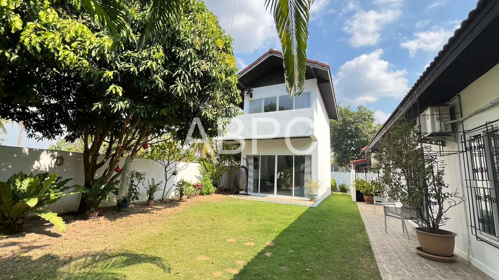 4 bed 4 Bath in East Pattaya