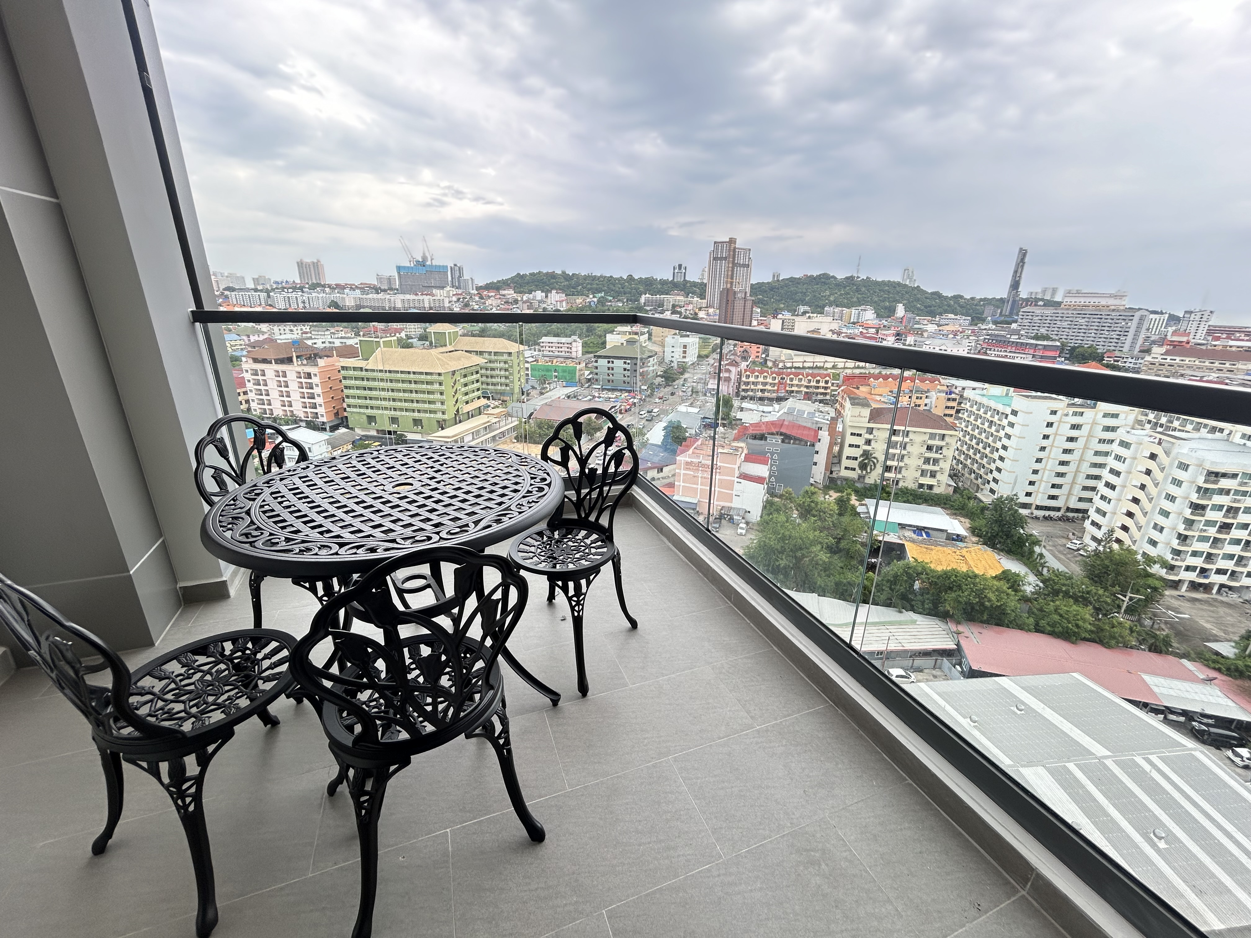 2 Bedroom Condo in Central area For Rent photo 14